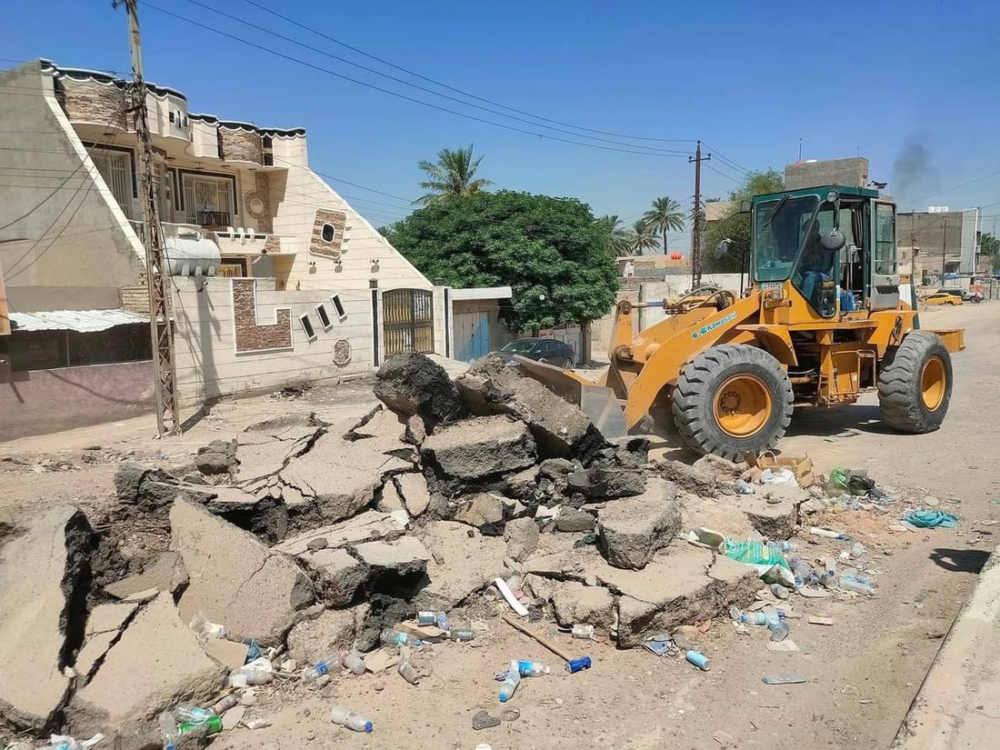 صور: مواطن يحرج دوائر الزعفرانية بافتتاح شارع مغلق.. رفع الأنقاض بـ”الشفل”