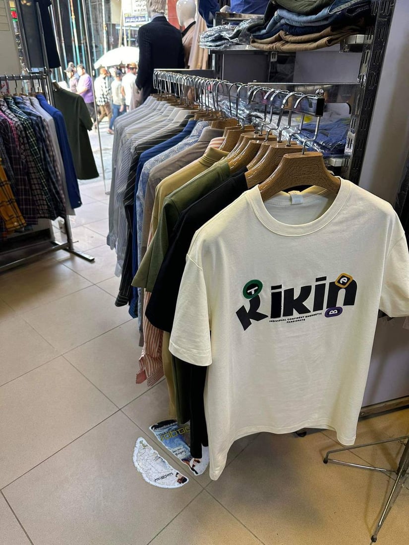 صور: وصلت ملابس الصيف إلى سوق بعقوبة.. البيع “للمعاميل” والموظفون سحبوا “سلف”