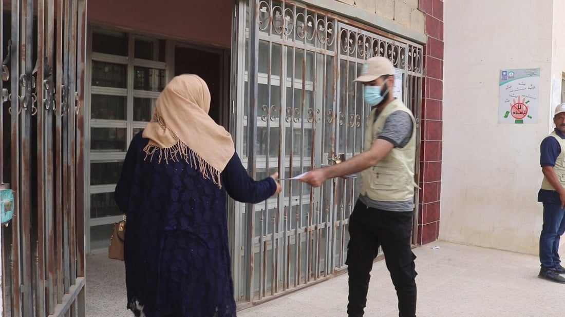 سامراء: لصق عبارة “لا للرشوة” على أبواب 4 دوائر حكومية (صور)