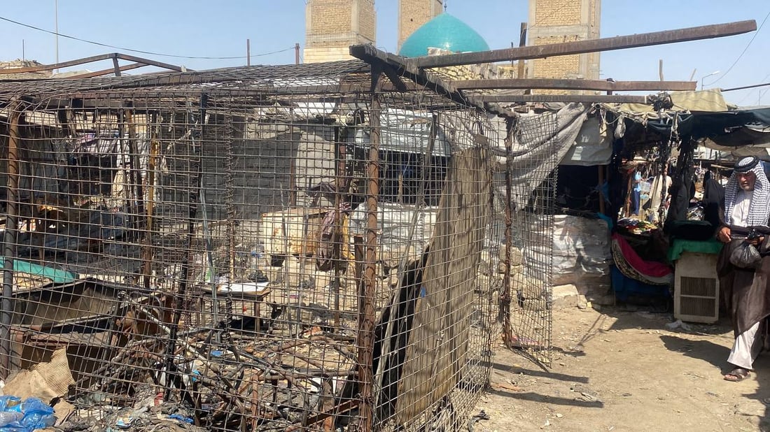 فيديو مؤلم.. بائعات سوق هرج الناصرية افتتحن بسطاتهن مجدداً فوق ركام الحريق