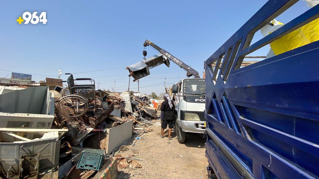 صور من علوة المعادن في أبو الخصيب: تشتري من “الجوالين” وتبيع لمعمل البصرة