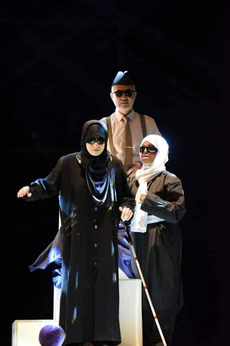السبت في جامعة الزهراء.. كربلاء تنتظر مسرحية “حفيد نيوتن” من فرقة السراج للمكفوفين