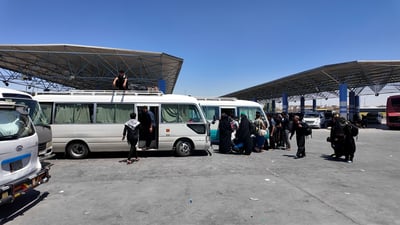 الكرسي “القلاب” يؤخر انطلاق الكوسترات من النجف مع بدء التفويج العكسي للأربعينية