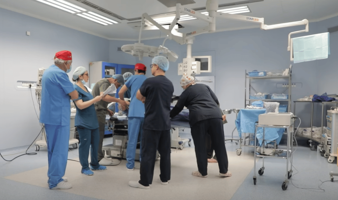 تیمە پزیشکییەکەی ئیسپانیا 24 نەشتەرگەریان بەخۆڕایی لە سلێمانی ئەنجامدا