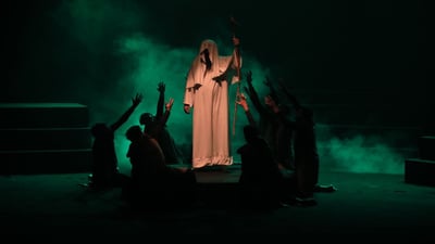 لا يفوتكم العرض الأخير مساء السبت.. “ضياع المرادي” تجسد اغتيال الإمام علي (صور)