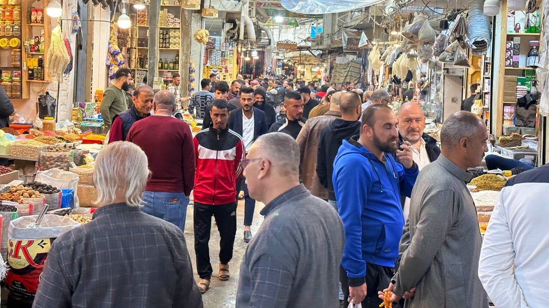 صور من سوق عطاري الموصل: جمعة شعبان الأخيرة الأكثر إقبالاً على شراء التوابل