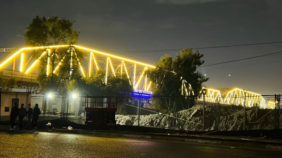 جهة الأعظمية من جسر الصرافية مظلمة.. والإنارة على جانب شارع حيفا فقط (صور)