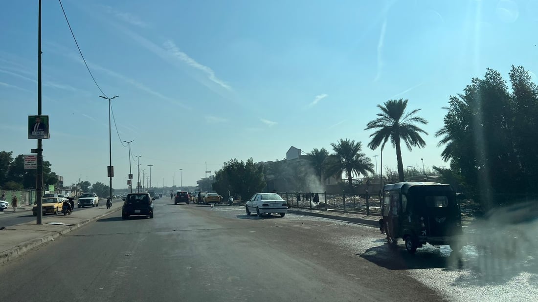 صور من البلديات: متجاوزون يستغلون “الأبّي” لغسل السيارات.. والشرطة من زبائنهم!
