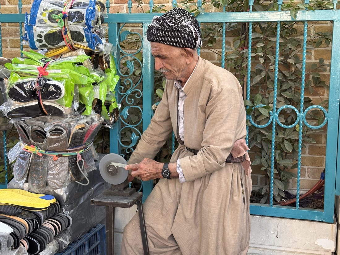 چەقۆ فرۆشتن بژێوی مام مەجیدی 79 ساڵ دابیندەكات
