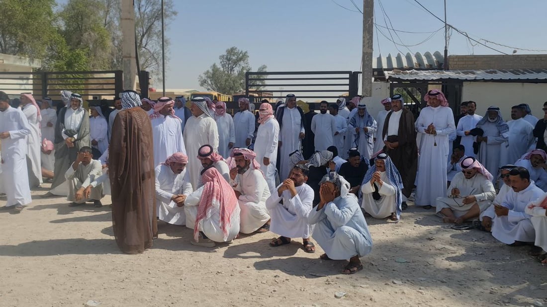 مزارعو المثنى يغلقون سايلو السماوة احتجاجاً على تأخير مستحقاتهم (صور)