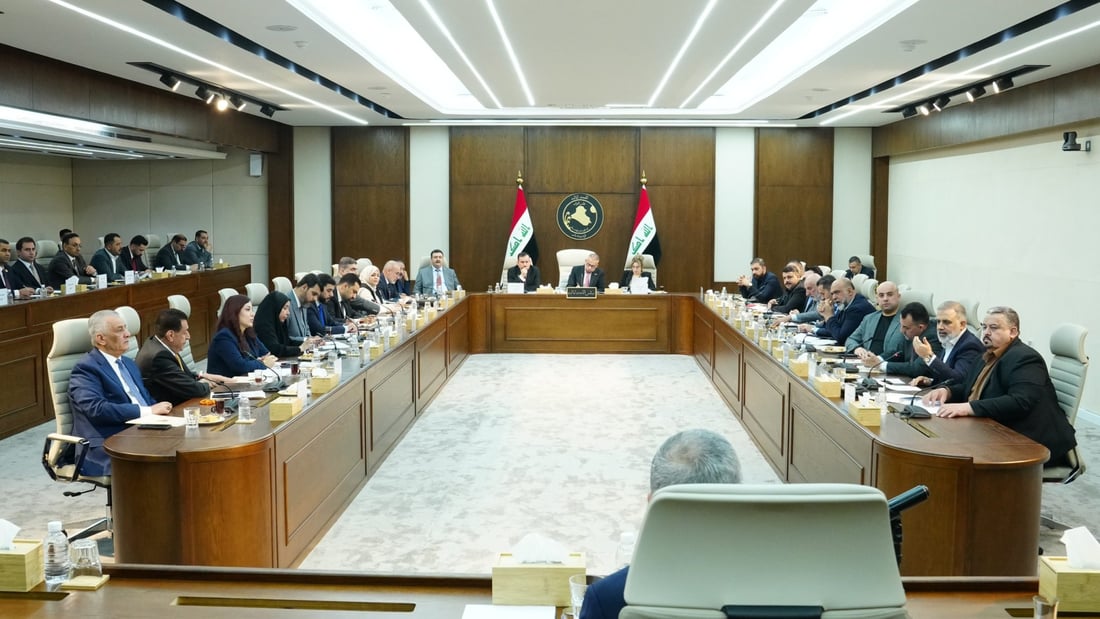 مخرجات استضافة وزير المالية: البدء بموازنة البرامج وضبط النفقات واستقرار الدولار