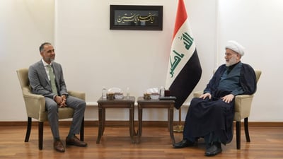 حمودي يبلغ بريطانيا: حصر السلاح قضية داخلية والإساءة للمقاومة مرفوضة