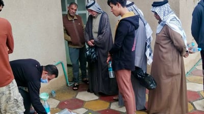 صور: شمال البصرة يلاحق خياس النخيل ولفحة الجريد بـ”كولدازين وبريك”