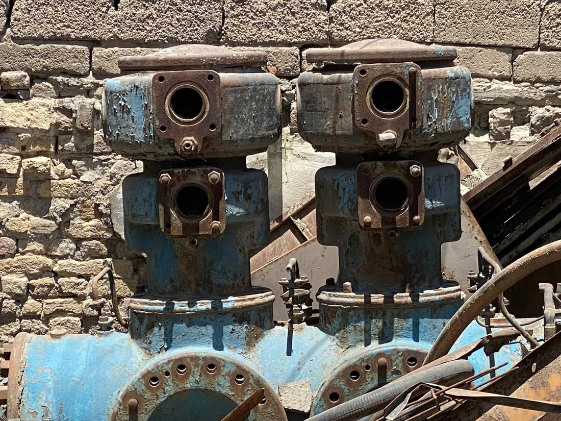 صور: آل مناحي في البصرة ينتجون الثلج الحلو منذ 70 عاماً والبيع بالمفرد لمنع الاحتكار