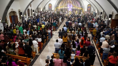 “قام حقاً قام”.. نواقيس بغديدا تهلل لعودة المسيح وتحتفل برجوع المغتربين