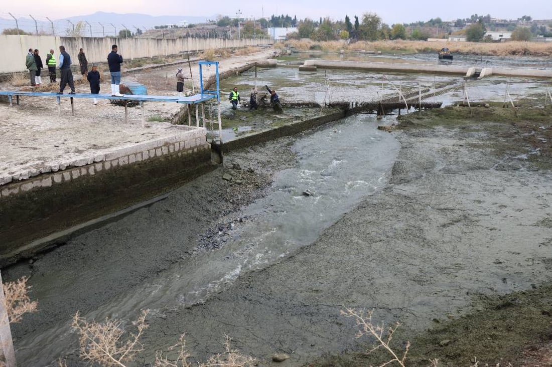 زیاتر 100 گەڵابە پاشماوە لە سەرچاوەی ئاوی بێستانسوور فڕێدرا