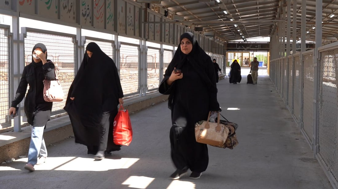 صور: إحصائية أسبوعية لحركة المسافرين والشاحنات عبر منفذ الشلامجة الحدودي مع إيران