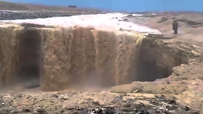 حديثة: لقطات من هدير السيول في وديان الأنبار.. جاءت كشلال قرب “أم التين”