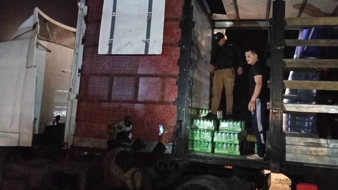 Diyala police seize truck carrying smuggled alcohol near checkpoint
