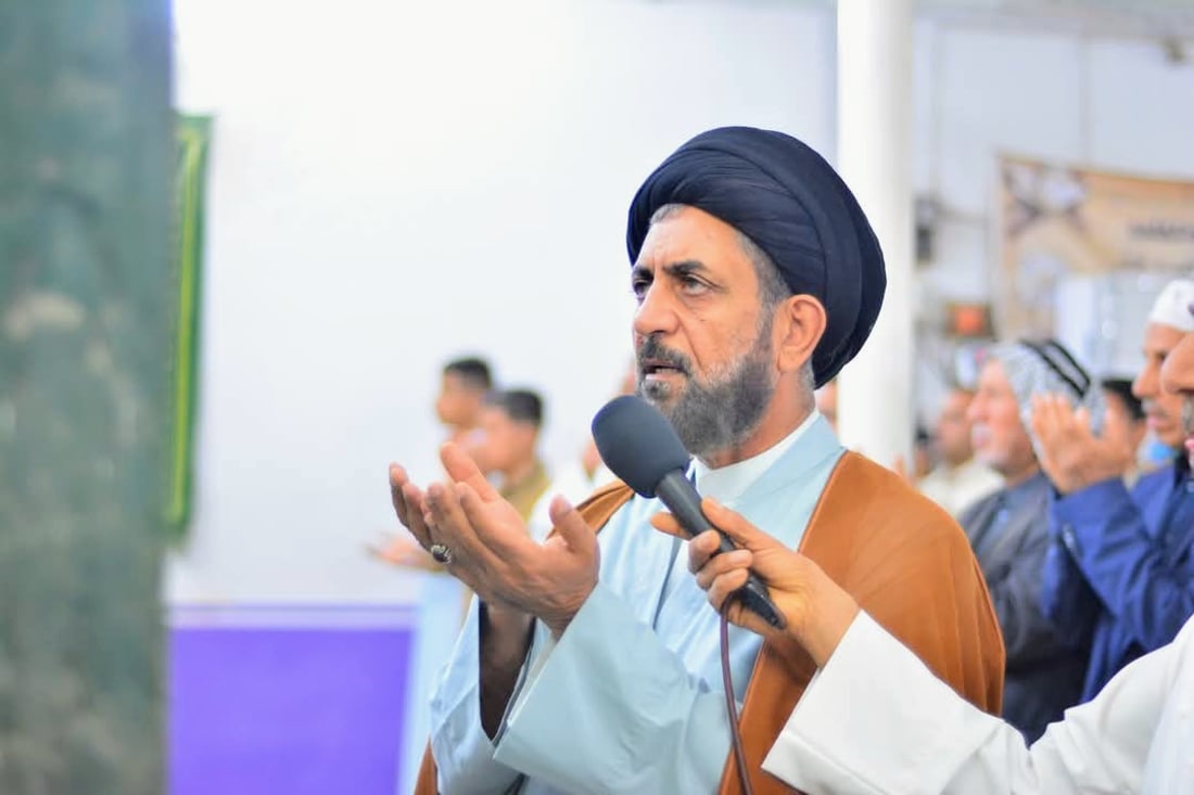 صور: غماس قرأت زيارة الحسين ووزعت “البحت” بعد صلاة العيد