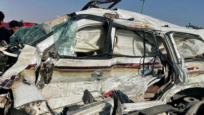“جكسارة” تتحول إلى خردة في حادث مروع مع باص وشاحنة شمال البصرة