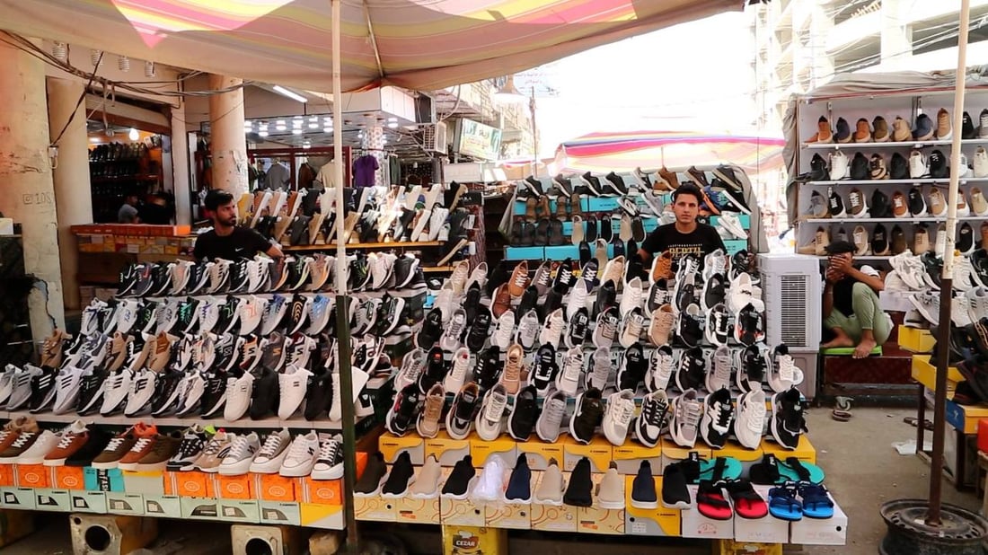 صور من سوق الحبوبي.. الرصيف أمام المحال بـ 250 ألف دينار وفي الفروع “بلاش”