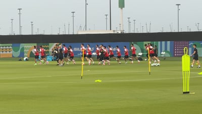 عيونهم على الكأس ورطوبة جدة ما تخوّف.. أسود الرافدين في أول تدريب لخليجي 27