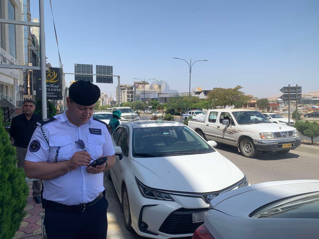 هاتوچۆی سلێمانی ئەو شۆفێرانەی سزادا کە ئۆتۆمبێلیان لەسەر شۆستە راگرتبوو