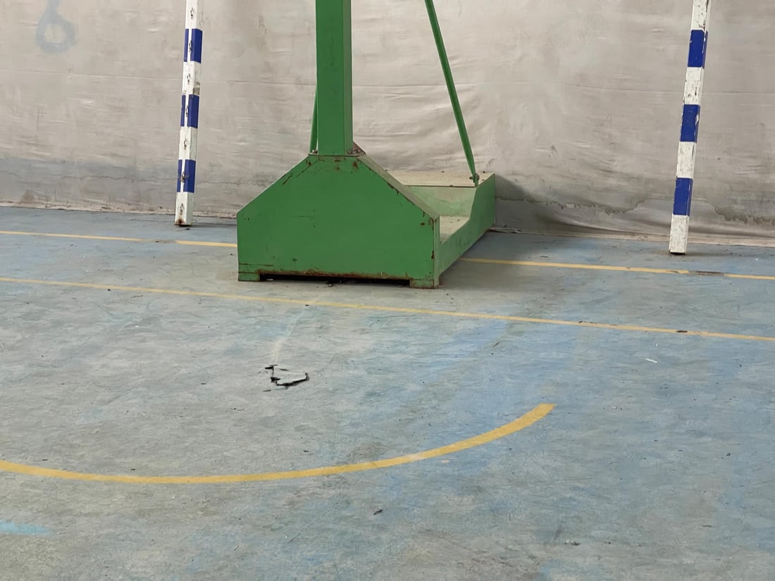 تاکە هۆڵی وەرزشییەکەی ئامێدی نۆژەن دەکرێتەوە