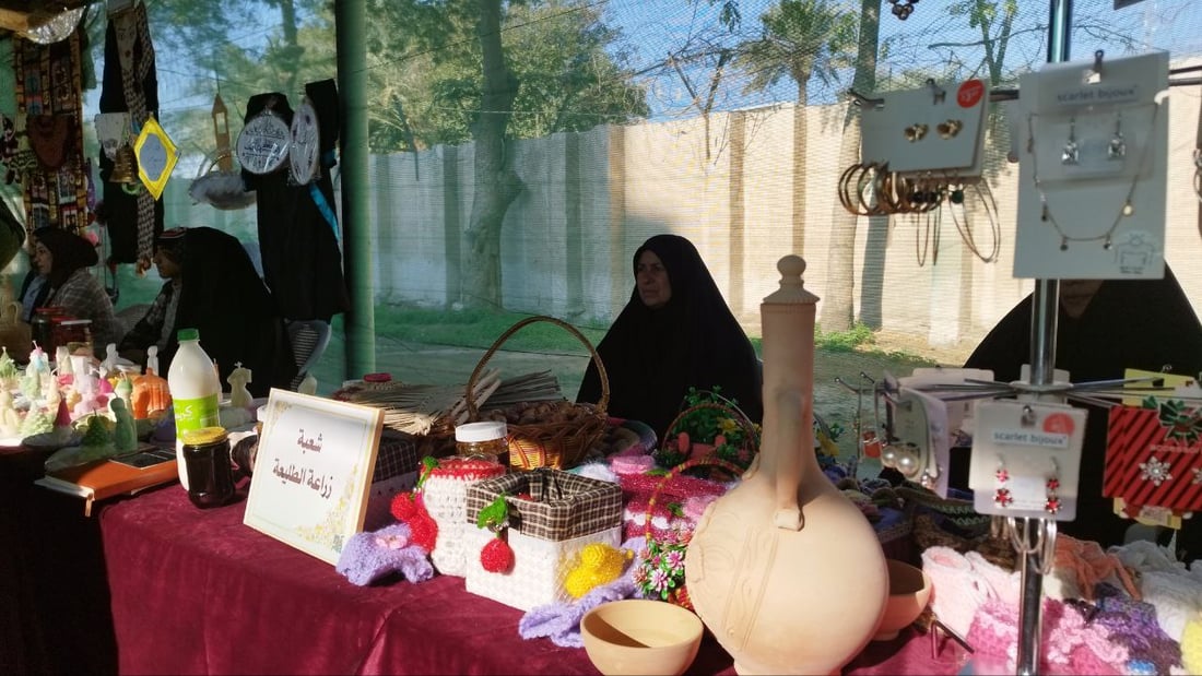 أغذية وشمع وفخار وصوف.. منتجات سيدات الريف في معرض بابل الثاني (صور)