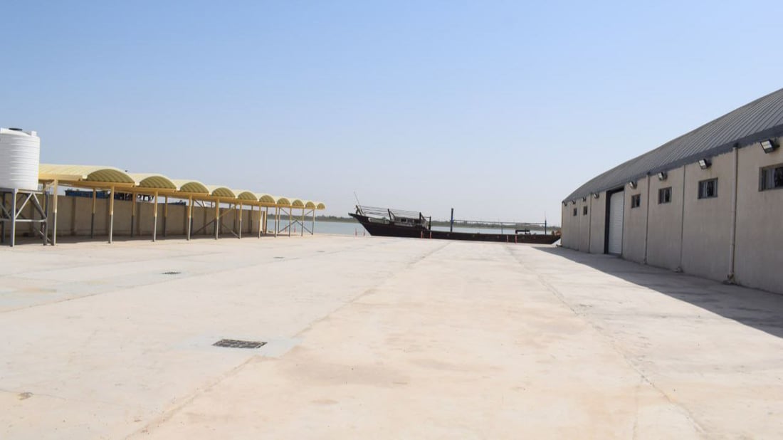 صور: مزاد النقعة الجديد.. الصيادون يريدون مرسى من الخشب لا يحطم القوارب