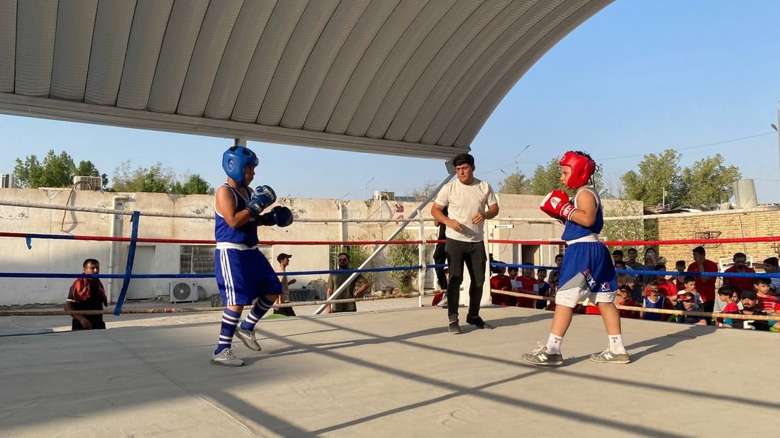 نزالات مشتعلة بين أشبال الحشد وذي قار في بطولة للملاكمة (صور)