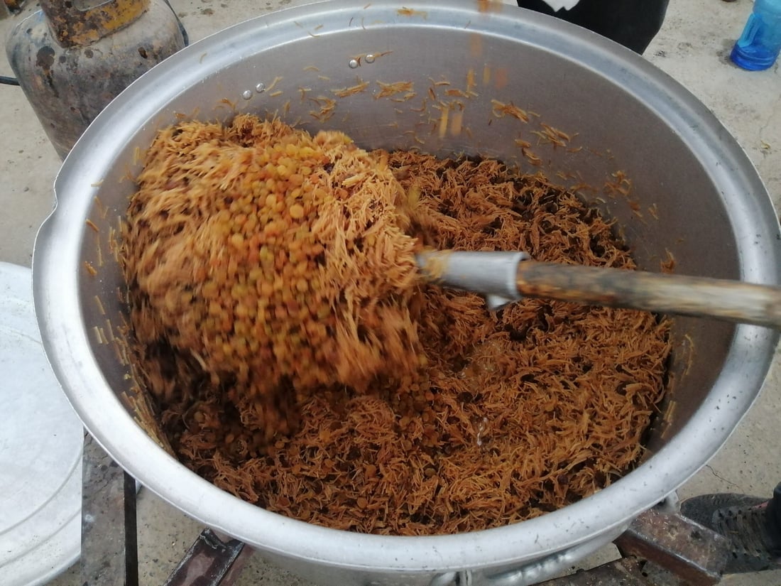 طباخ ربيعة الأشهر ياسر الجرجري: طبخت 1200 كيلو لحم بسهرة واحدة (صور)