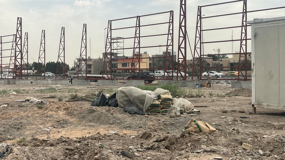 عمارات “السويسري” ستشرف على “عوائلنا” وتحجب الشمس.. الغزالية تهدد بمظاهرة (صور)