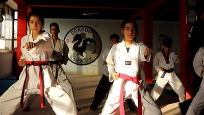 إيشان من كركوك تدرب الأبناء والأقارب على التايكواندو.. فيحصدون الذهبيات