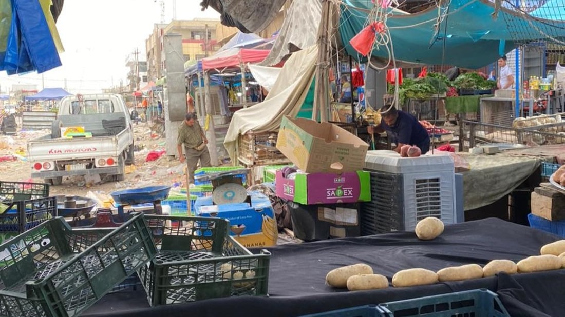 حي العامل: باعة سوق 84 يتعهدون بتنظيف الشارع الجديد مقابل عودتهم إلى “البسطات”