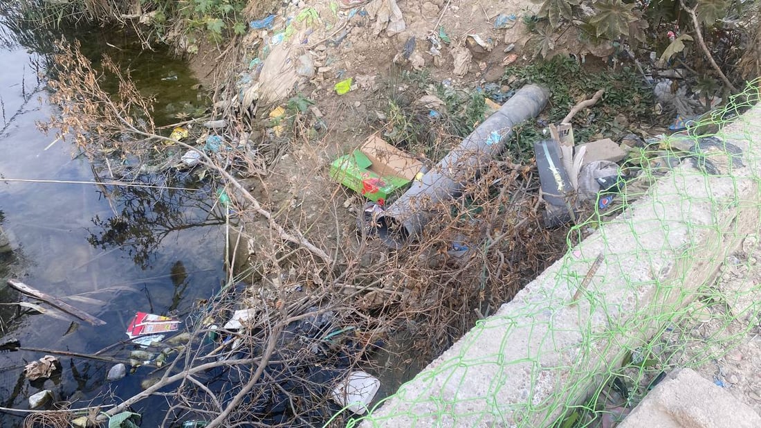 أبو غريب لا تصدق بأن مشكلة المبازل والمجاري وجدت حلاً.. وللشركات رأي آخر (صور)