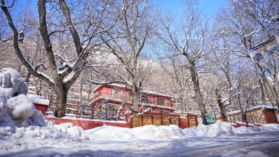 لە چلەی زستانداین و کەشەکە جێگیر و دڵگیرە