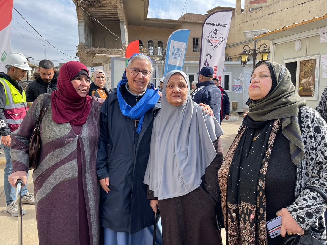 عدسة 964 توثق لحظات مؤثرة.. راهبات ومسلمات يجتمعن بعد طول فراق في الموصل