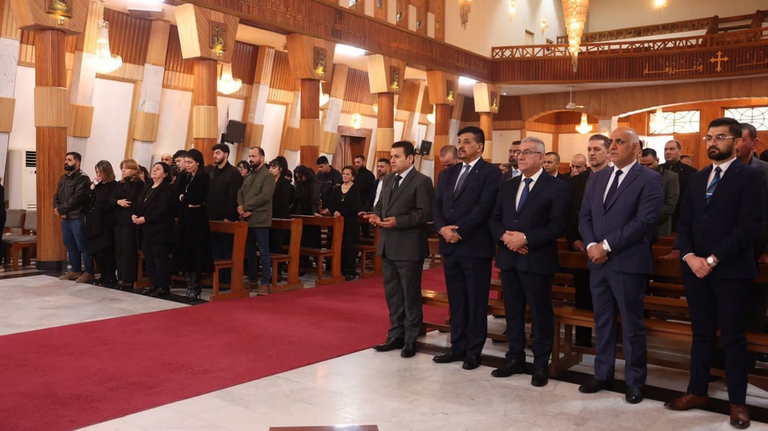 صور: قاسم الأعرجي يشارك في مراسم عزاء والد وزيرة الهجرة