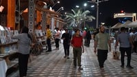 قراء الفراهيدي لا يتوقفون حتى منتصف الليل ويبحثون عن ا...