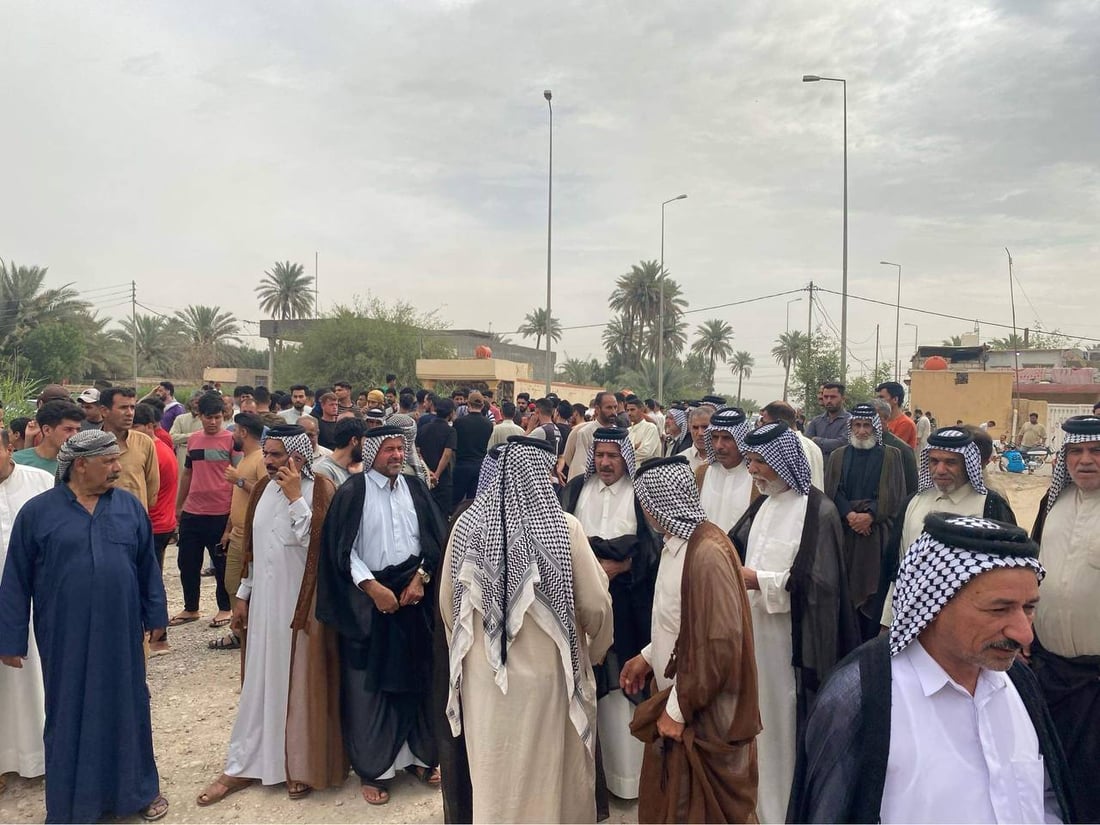 “لن نتحرك قبل إعادة المحطة المتنقلة”.. سكان الهندية يحاصرون دائرة الكهرباء (صور)