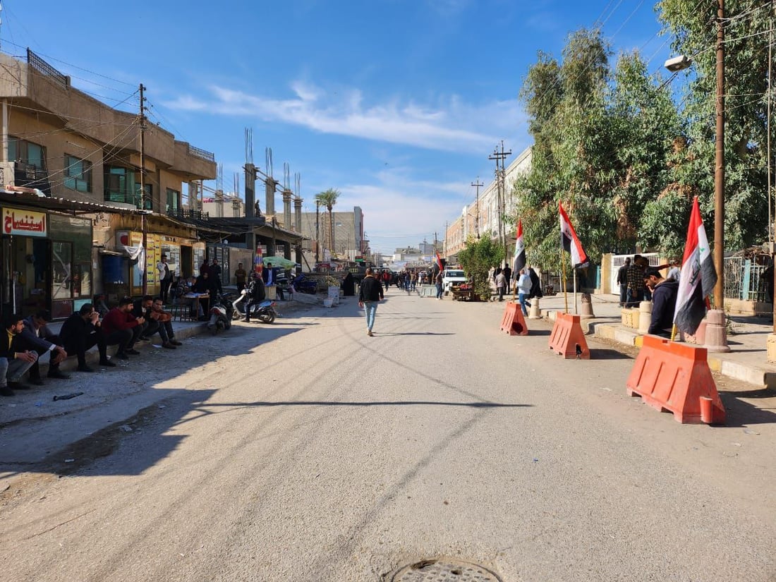 محاضرو بابل يعتصمون بانتظار تصويت الحكومة على تثبيتهم في جلسة غد (صور)