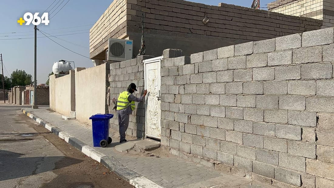 ماذا نفعل أكثر حتى لا ترموا النفايات؟.. سفوان توزع حاوية وأكياساً لكل عائلة (صور)