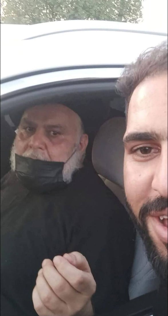 الصدر يتفقد الزوار في مرقد الإمام علي بالنجف في ذكرى وفاة النبي محمد