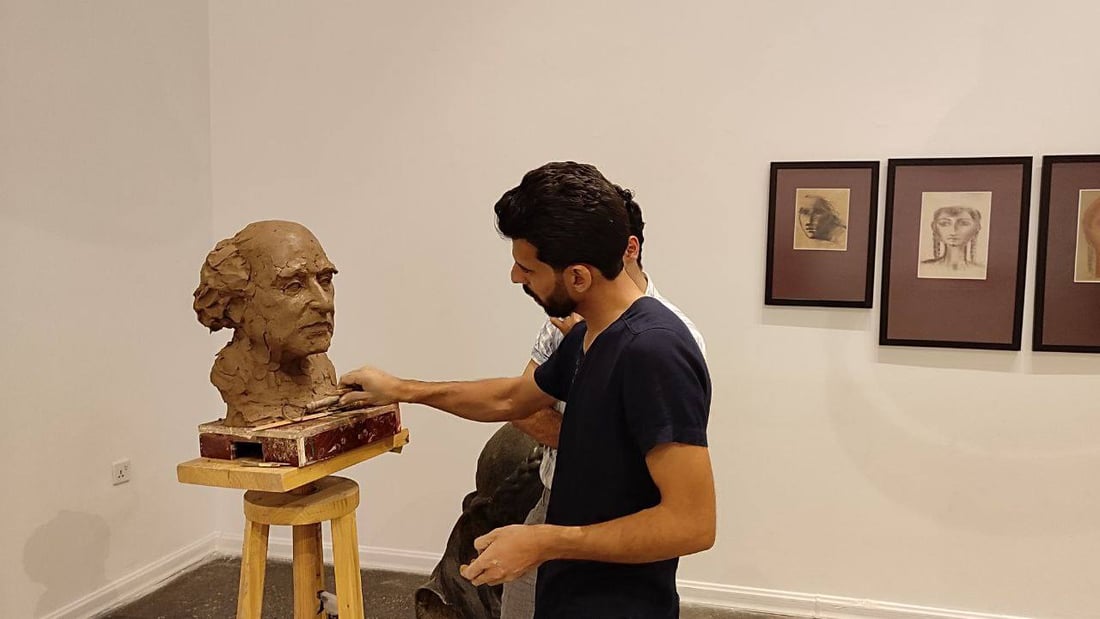 بغداد تتذكر شيخ النحاتين.. صاحب تماثيل كهرمانة وشهرزاد في معرض استعادي (صور)