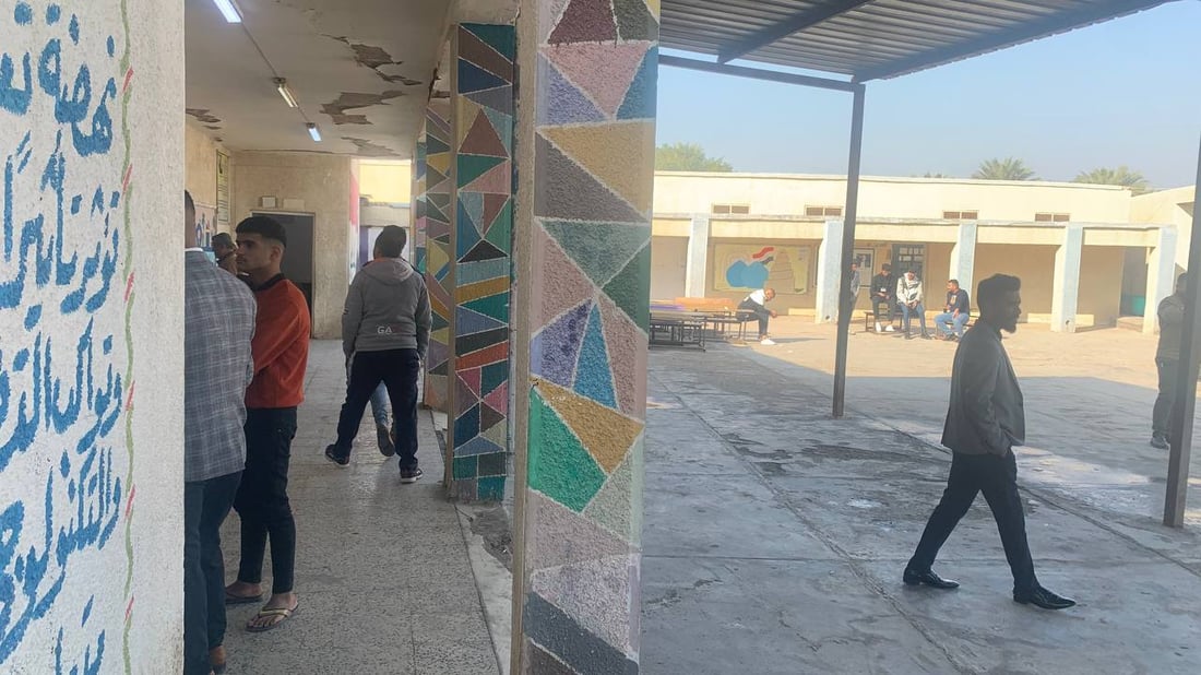 جماهير بعض المرشحين تجمعوا ودخلوا دفعة واحدة.. صور من اقتراع هور رجب