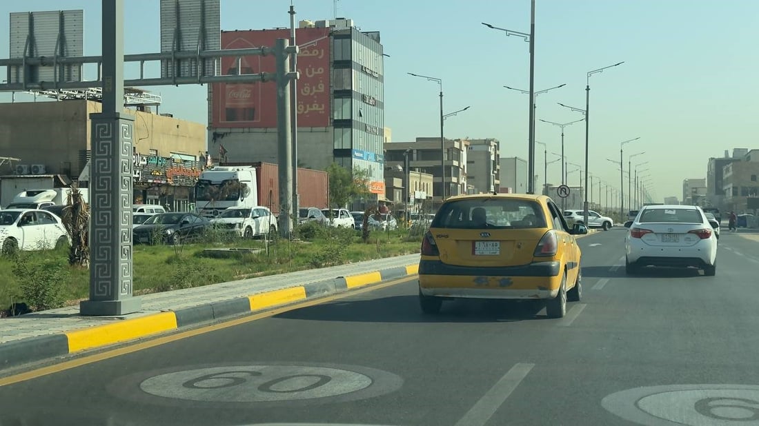 شوارع البصرة لا تتسع لموجة السيارات الصباحية.. 3 أسباب للازدحام (صور)