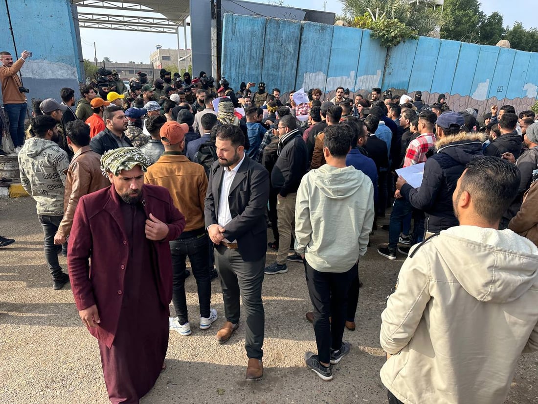 الديوانية.. مستبعدون عن الملاك الدائم يتظاهرون: نطلب توضيحا لحالتنا