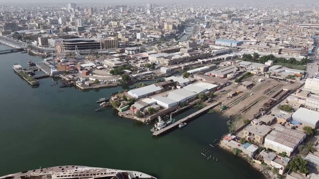 منظر جوي.. جزيرة في البصرة أصلحت بواخر الإنكليز وجمعت ضرائب السفن للعباسيين